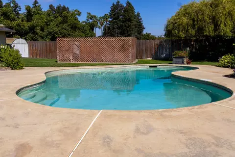 Exterior - 6400 Bearden Ln, Modesto, CA 95357 photo 7 of 13