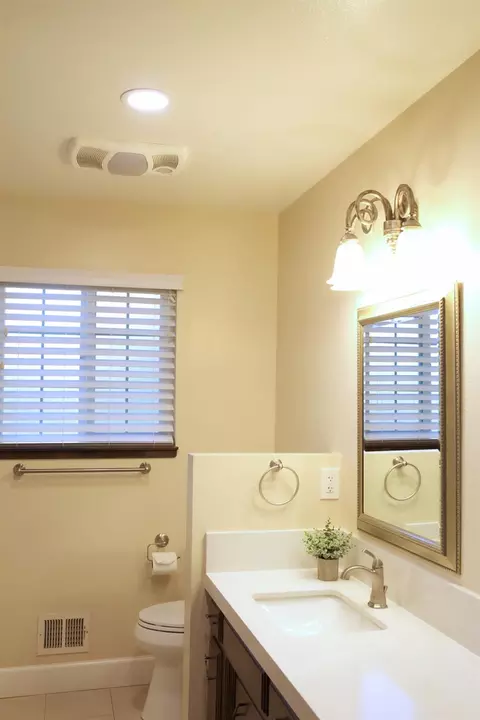 Bath - 6400 Bearden Ln, Modesto, CA 95357 photo 10 of 10