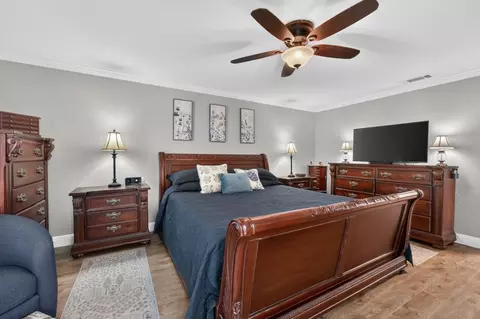 Bedroom - 6005 Tree Line Ct, Orangevale, CA 95662 photo 4 of 5