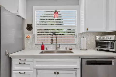 Kitchen - 6005 Tree Line Ct, Orangevale, CA 95662 photo 4 of 8