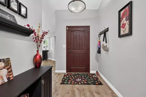 Entry Way - 6005 Tree Line Ct, Orangevale, CA 95662 photo 3 of 5
