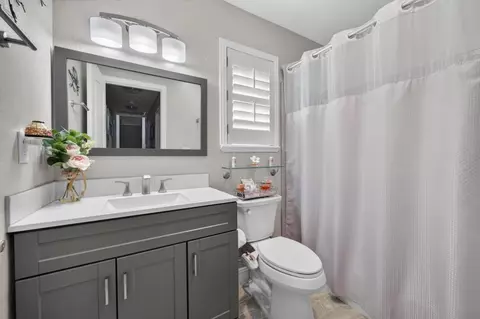 Bath - 6005 Tree Line Ct, Orangevale, CA 95662 photo 4 of 6