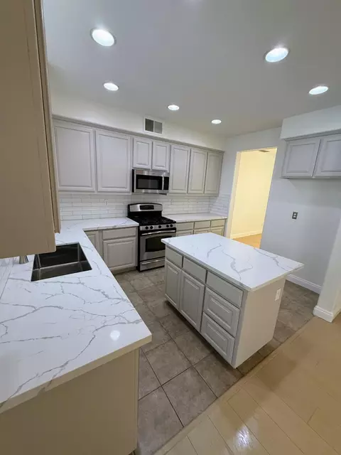 5424 Knotty Pine Way, Sacramento, CA 95835