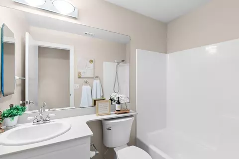 Bath - 875 Joranollo Dr, Tracy, CA 95376 photo 1 of 2