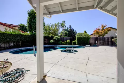 Exterior - 2500 Barola Ln, Modesto, CA 95356 photo 9 of 16