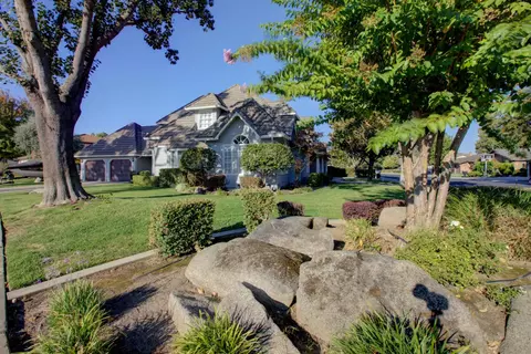 Exterior - 2500 Barola Ln, Modesto, CA 95356 photo 6 of 16
