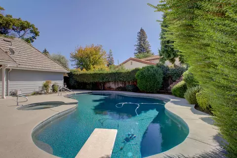 Exterior - 2500 Barola Ln, Modesto, CA 95356 photo 14 of 16