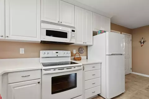 Kitchen - 2718 Adrian Dr, Davis, CA 95618 photo 4 of 4