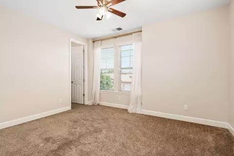 Bedroom - 2454 Kaweah Ave, Clovis, CA 93619 photo 6 of 8