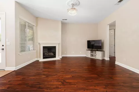 Living - 2454 Kaweah Ave, Clovis, CA 93619 photo 13 of 13
