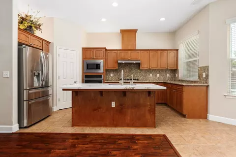 Kitchen - 2454 Kaweah Ave, Clovis, CA 93619 photo 1 of 6