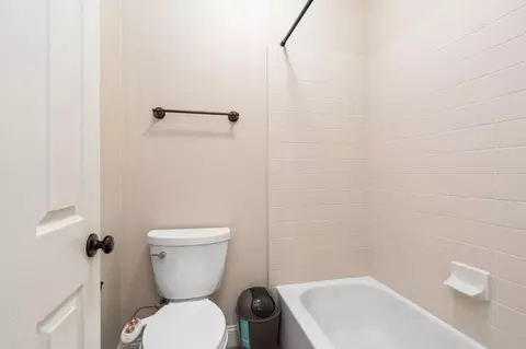 Bath - 2454 Kaweah Ave, Clovis, CA 93619 photo 2 of 6