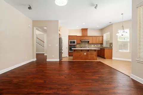 Living - 2454 Kaweah Ave, Clovis, CA 93619 photo 11 of 13