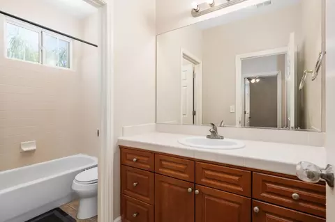 Bath - 2454 Kaweah Ave, Clovis, CA 93619 photo 6 of 6