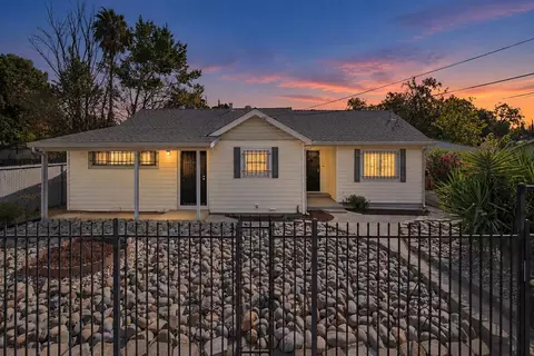 2590 Grove Ave, Sacramento, CA 95815