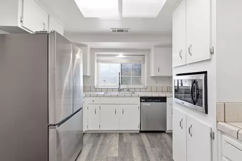 Kitchen - 1890 Ashland Dr, Tracy, CA 95376 photo 2 of 3