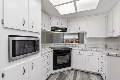 Kitchen - 1890 Ashland Dr, Tracy, CA 95376 photo 1 of 3