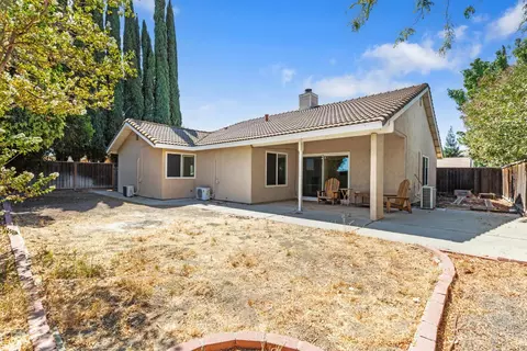 Exterior - 1890 Ashland Dr, Tracy, CA 95376 photo 4 of 5