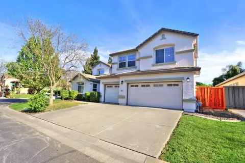 451 Hawkcrest Cir, Sacramento, CA 95835