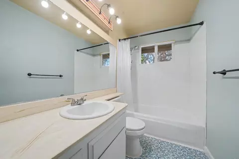Bath - 135 Mark Ln, Sutter Creek, CA 95685 photo 1 of 3