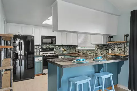 Kitchen - 135 Mark Ln, Sutter Creek, CA 95685 photo 1 of 5