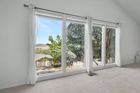 Living - 135 Mark Ln, Sutter Creek, CA 95685 photo 10 of 11