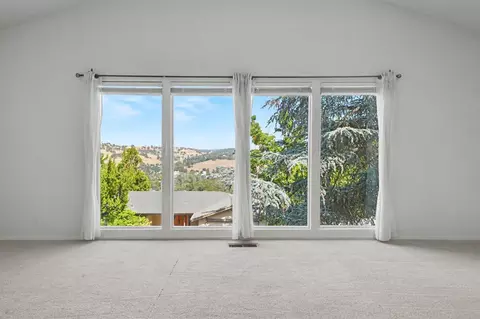 Living - 135 Mark Ln, Sutter Creek, CA 95685 photo 9 of 11