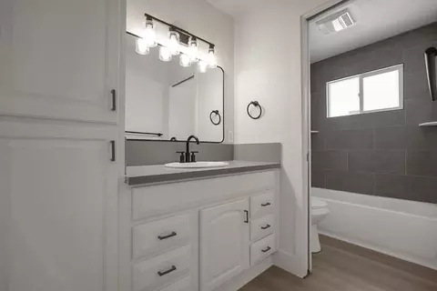 Bath - 3420 Bridle Path Ln, Modesto, CA 95356 photo 1 of 4