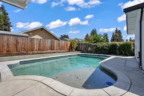 Exterior - 3420 Bridle Path Ln, Modesto, CA 95356 photo 4 of 5