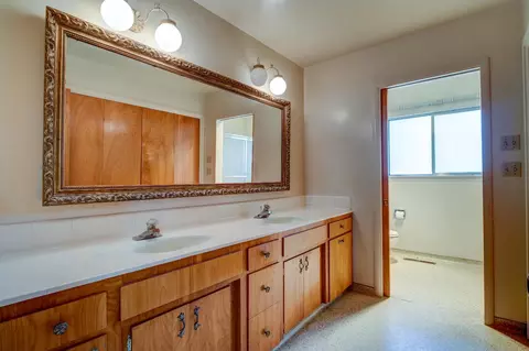 Bath - 5065 Messing Rd, Burson, CA 95225 photo 3 of 5