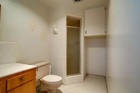 Bath - 5065 Messing Rd, Burson, CA 95225 photo 2 of 5
