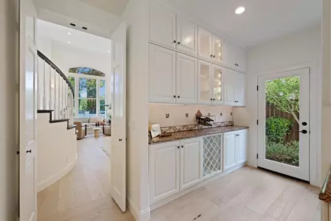 Entry Way - 619 Mockingbird Pl, Davis, CA 95616 photo 2 of 5