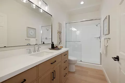 Bath - 619 Mockingbird Pl, Davis, CA 95616 photo 1 of 5