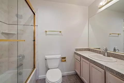 Bath - 619 Mockingbird Pl, Davis, CA 95616 photo 4 of 5