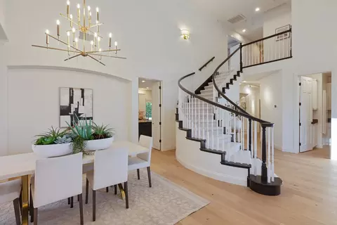 Dining - 619 Mockingbird Pl, Davis, CA 95616 photo 2 of 3