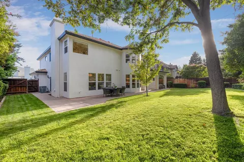 Exterior - 619 Mockingbird Pl, Davis, CA 95616 photo 6 of 8