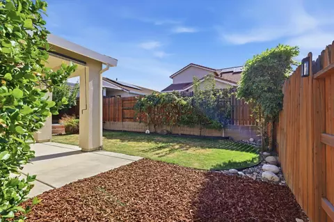 Exterior - 821 Stage Stop Loop, Rocklin, CA 95765 photo 6 of 9