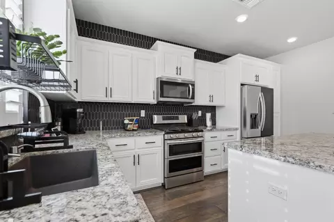 Kitchen - 821 Stage Stop Loop, Rocklin, CA 95765 photo 4 of 6
