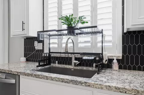 Kitchen - 821 Stage Stop Loop, Rocklin, CA 95765 photo 5 of 6