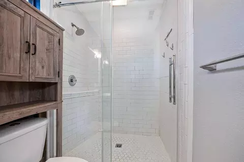 Bath - 2789 Cascade Trl, Cool, CA 95614 photo 3 of 3