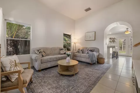 Living - 4420 Dandelion Ct, Salida, CA 95368 photo 1 of 2