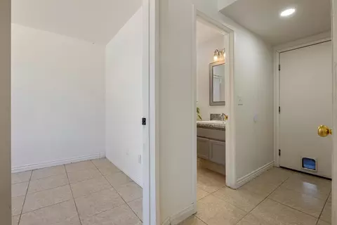 Entry Way - 4420 Dandelion Ct, Salida, CA 95368 photo 3 of 8