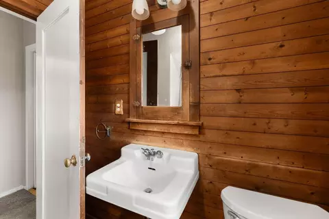 Bath - 418 W Laurel St, Willows, CA 95988 photo 2 of 2