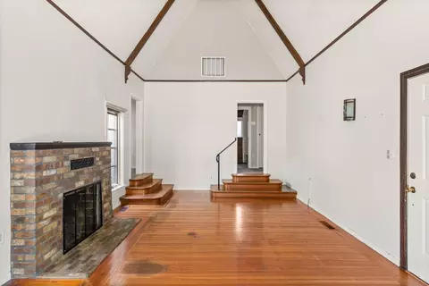 Living - 418 W Laurel St, Willows, CA 95988 photo 6 of 6