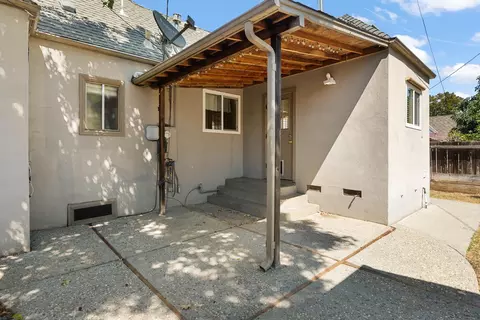 Exterior - 418 W Laurel St, Willows, CA 95988 photo 5 of 13