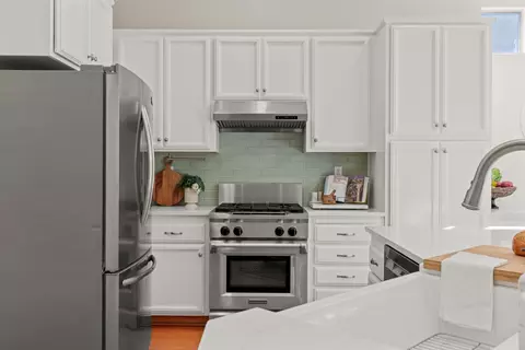 Kitchen - 5730 Chaffey Ln, Carmichael, CA 95608 photo 7 of 9