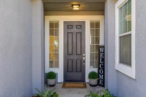 Entry Way - 5730 Chaffey Ln, Carmichael, CA 95608 photo 1 of 6