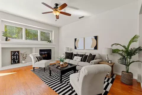 Living - 5730 Chaffey Ln, Carmichael, CA 95608 photo 4 of 6