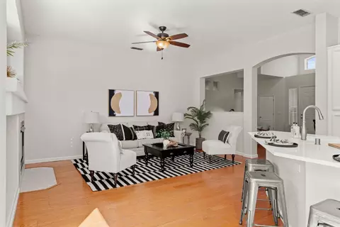 Living - 5730 Chaffey Ln, Carmichael, CA 95608 photo 6 of 6