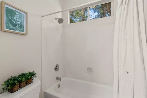 Bath - 5730 Chaffey Ln, Carmichael, CA 95608 photo 8 of 8